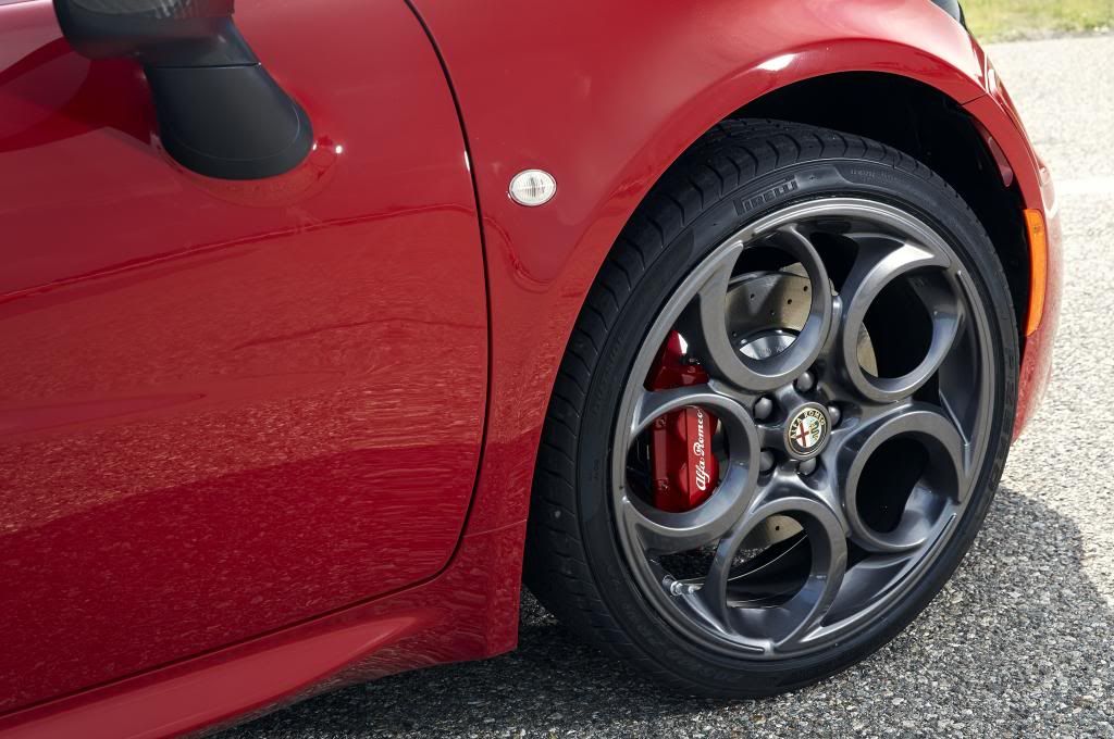 2014-Alfa-Romeo-4C-wheel_zps87869a65.jpg