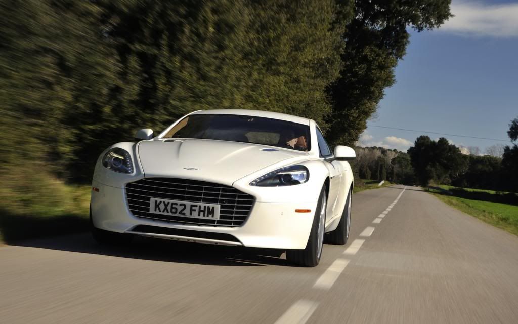 2014-Aston-Martin-Rapide-S-front-left-vi