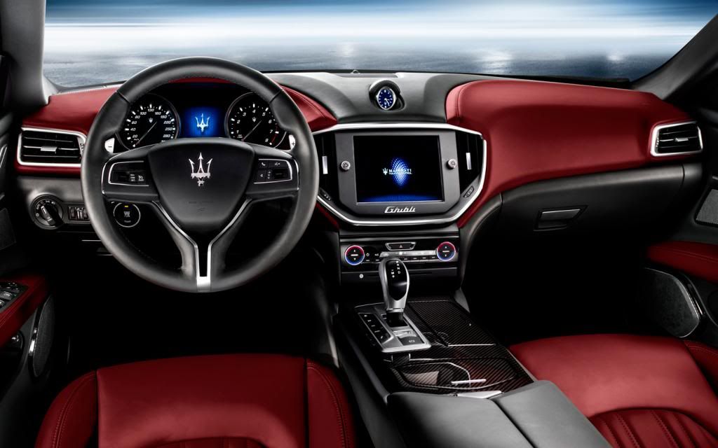 2014-Maserati-Ghibli-sedan-interior-view