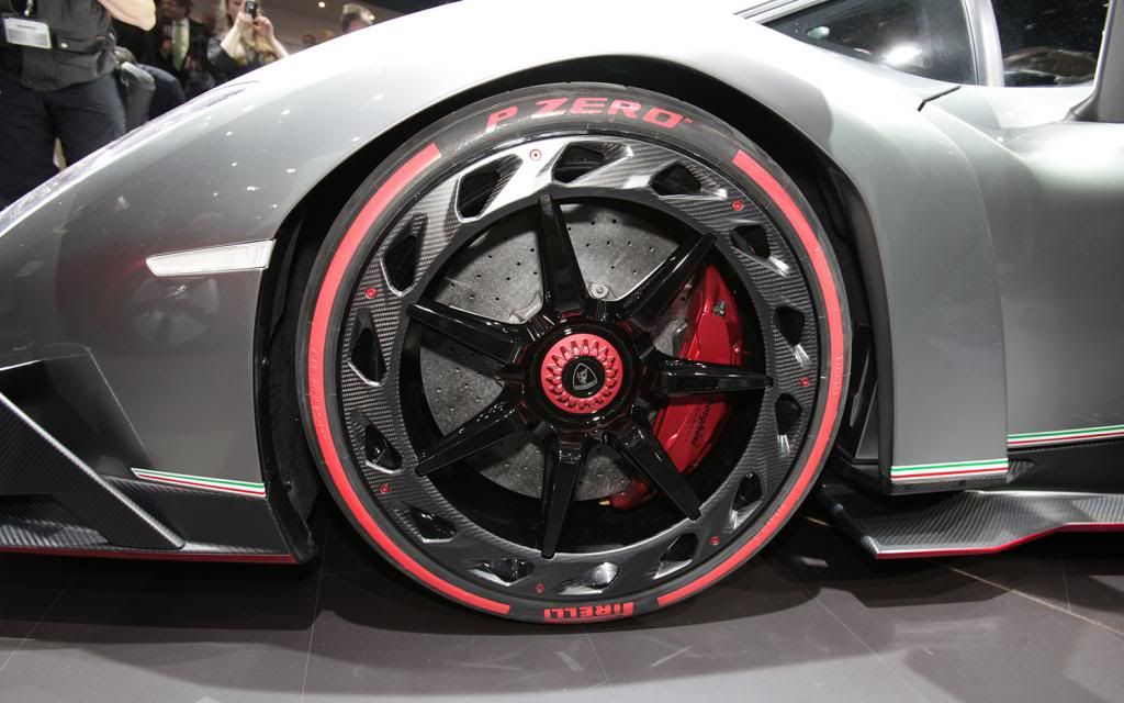 Lamborghini-Veneno-wheel_zps2b62d309.jpg