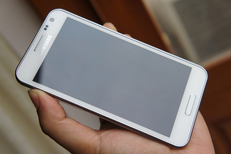 Cần bán Galaxy S5 ;Note 3, các dòng khác của SAMSUNG + full phụ kiện ,BH 6 tháng - 24