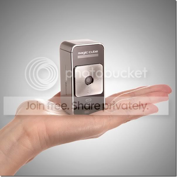 e722_cube_laser_virtual_keyboard_for_iphone_inhand_thumb.jpg